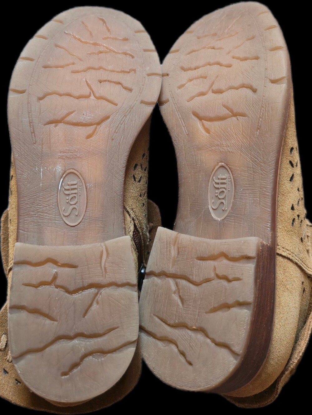 Sofft Bristow Tan Suede Laser Cut Ankle Booties Size 6M - Picture 11 of 16